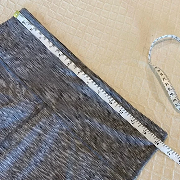 GAP Heathered Gray Women's Crop Leggings. - Picture 8 of 9